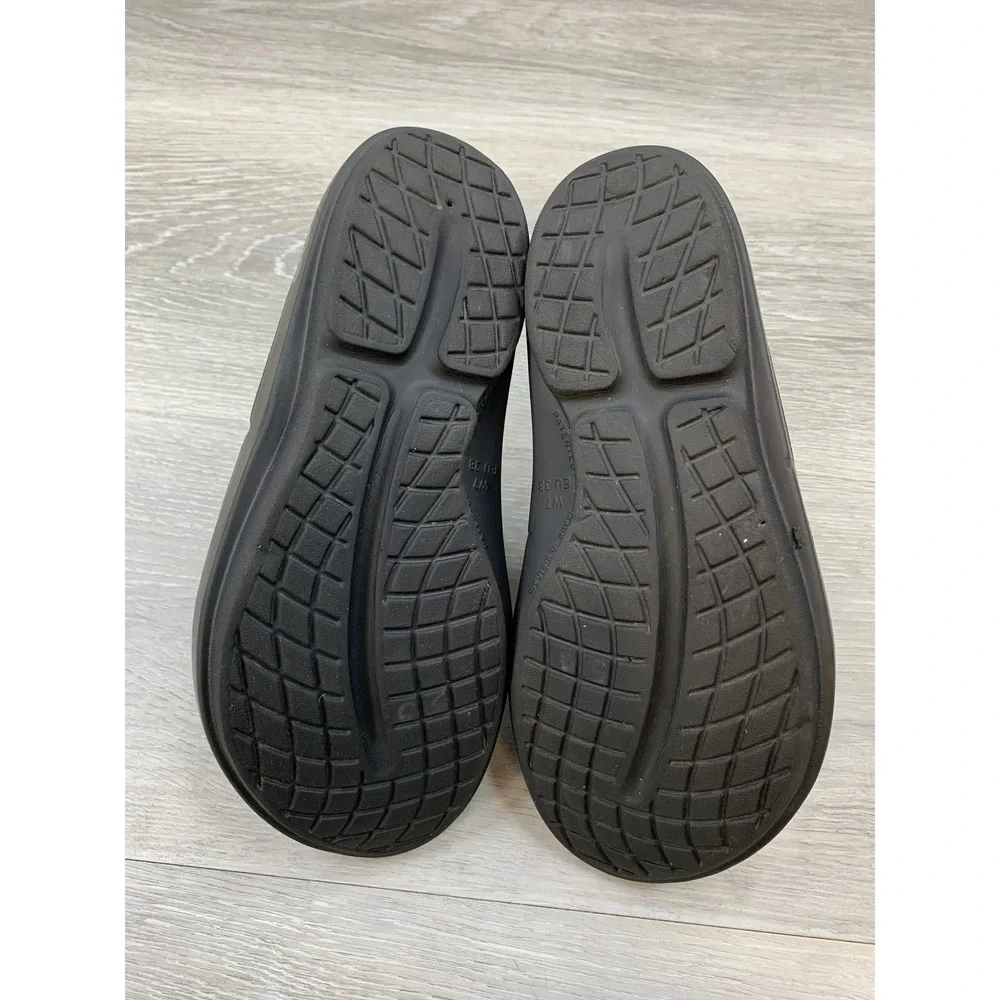 OOFOS OOlala Black Recovery Thong Sandals Women's 7 EU 38 Comfort Flip Flops